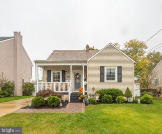 1040 Woodland Ave, Glendora, NJ 08029