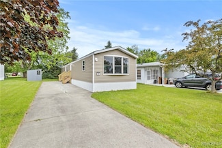 21 Harmony Ln, Buffalo, NY 14225