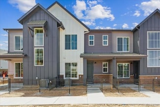 6882 Huddersfield Ln, Castle Pines, CO 80108