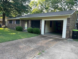 152 E Cloverdale Dr, Brinkley, AR 72021