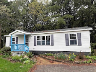 10 Lilac Ln, Belmont, NH 03220