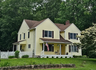 165 Booth Hill Rd, Trumbull, CT 06611