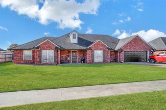 3409 Lyle Rd, Weatherford, OK 73096