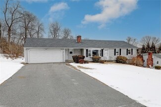 11 Columbia Dr, Cumberland, RI 02864