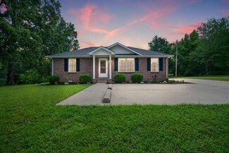2215 Ferry Rd, Clarksville, TN 37040