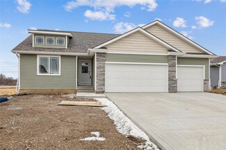 25095 Bluebird Cir, Adel, IA 50003