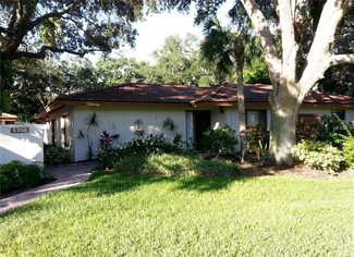 6308 Pelican Dr, Bradenton, FL 34210