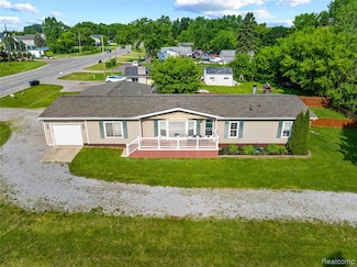 5550 Howe Rd, Grand Blanc, MI 48439