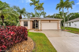 246 Stanhope Cir, Naples, FL 34104