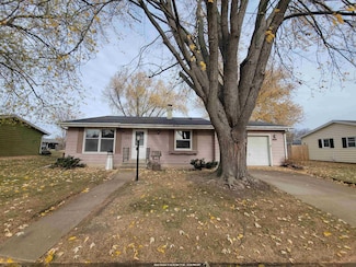 216 Center St, North Fond Du Lac, WI 54937