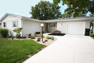 11622 N Venetian Way, Cromwell, IN 46732