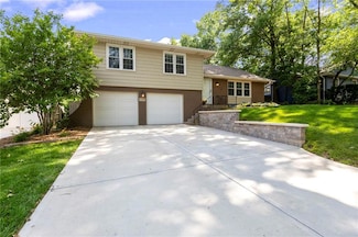 5523 W 92nd Place, Overland Park, KS 66207
