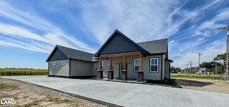 238 E Johnson St, Holyoke, CO 80734