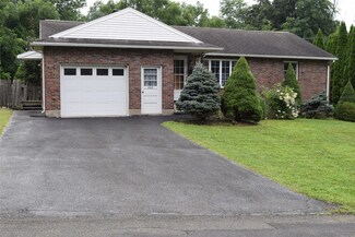 408 Butternut Dr, Vestal, NY 13850