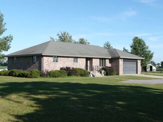 2136 N 1700 East Rd, Watseka, IL 60970