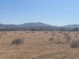 12 W Avenue p8, Palmdale, CA 93550