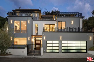14916 Round Valley Dr, Sherman Oaks, CA 91403