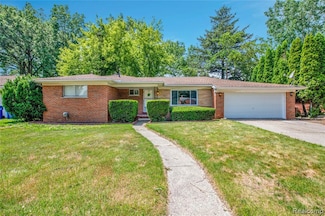 27405 La Rose Dr, Warren, MI 48093