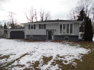 2570 Swanson Rd, Portage, IN 46368