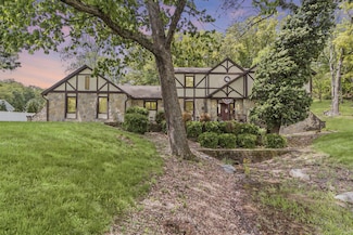 671 Carriage Ct, Newark, OH 43055
