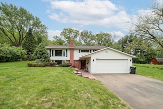 2615 Riverside Ln NE, Rochester, MN 55906