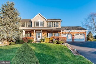 424 Woodlawn Ln, Carlisle, PA 17015