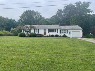 5963 Birchwood Ln, Sodus, NY 14551