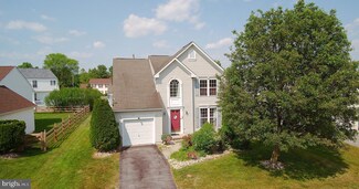 13 Surrey Dr, New Castle, DE 19720