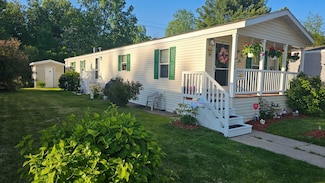 394 Rustic Ln N, Belleville, MI 48111