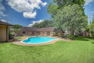 3407 Windsor St, Pearland, TX 77581