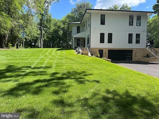 5005 Ravensworth Rd, Annandale, VA 22003