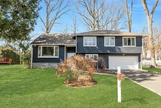 42 Gaby Ln, New Rochelle, NY 10804