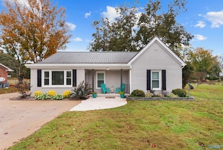 570 Wheeler St, Rogersville, AL 35652