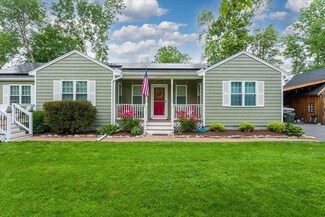 11 Ash St, Webster, MA 01570