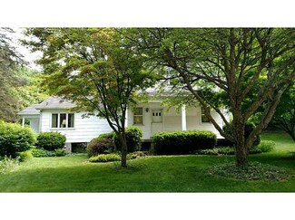 910 Geyer Rd, Pittsburgh, PA 15209