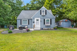 13 Ellsworth St, Springvale, ME 04083
