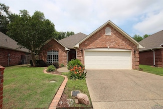 5816 Hollybrook Dr, Tyler, TX 75703