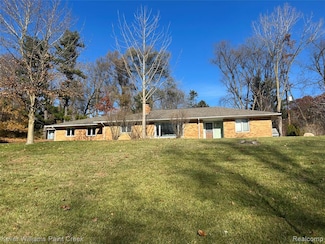 176 Perrydale St, Rochester Hills, MI 48306