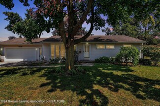 1049 W Colonial Park Dr, Grand Ledge, MI 48837