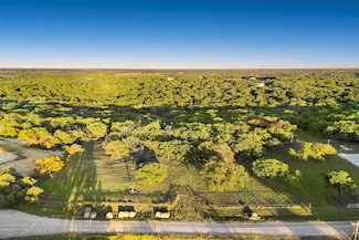 204 N Cheyenne Trail, Springtown, TX 76082