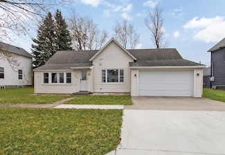 215 Irvin St, West Concord, MN 55985