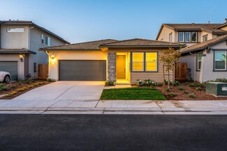 1110 Ponderosa Way W, Madera, CA 93636