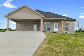 400 Sawyer Ln, Leoma, TN 38468