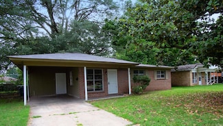 1402 Boston Dr, Pine Bluff, AR 71601