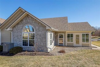 11218 S Pflumm Rd, Lenexa, KS 66215