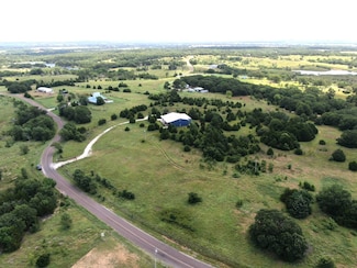 203 Fernwood Rd, Ardmore, OK 73401