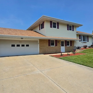 421 1st St, Stillman Valley, IL 61084