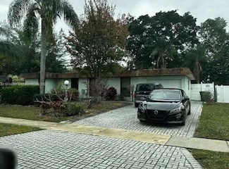 7705 NW 74th Ave, Tamarac, FL 33321