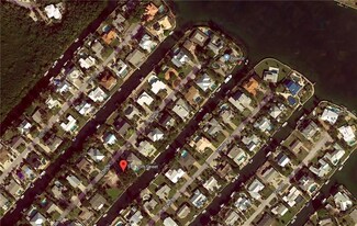 513 75th St, Holmes Beach, FL 34217