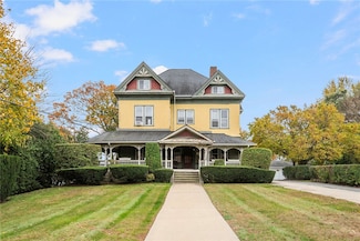 178 Eaton St, Providence, RI 02908